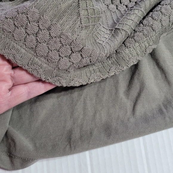 Chico Womens Sleeveless Tank-Top Size XL Olive Green w/ Stiching - Picture 8 of 12